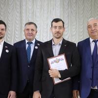 Директор МБОУ ДО ЦДТТ «Юный техник» Ароянц Эдуард Акопович был награжден благодарственным письмом Законодательного Собрания Краснодарского края.  