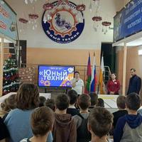 В МБОУ ДО ЦДТТ «Юный техник» прошли внутренние отборочные соревнования по робототехнике. 